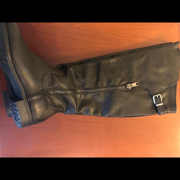 Over the Knee Black Leather Boots - Picture 2 of 3